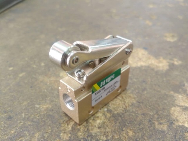 Công tắt hành trình hơi bánh xe 2 lỗ | BigBuy360 - bigbuy360.vn