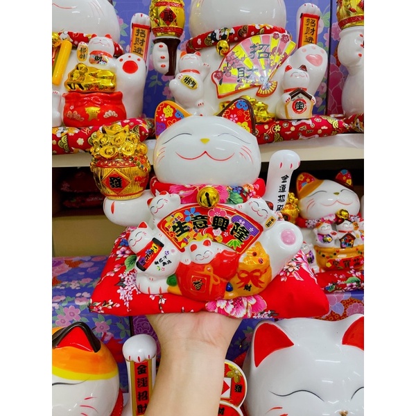 Mèo Thần Tài - Size 6in - Có ảnh thật shop tự quay- Tặng kèm dây sạc và nệm lót đỏ và hộp quà đựng cao cấp