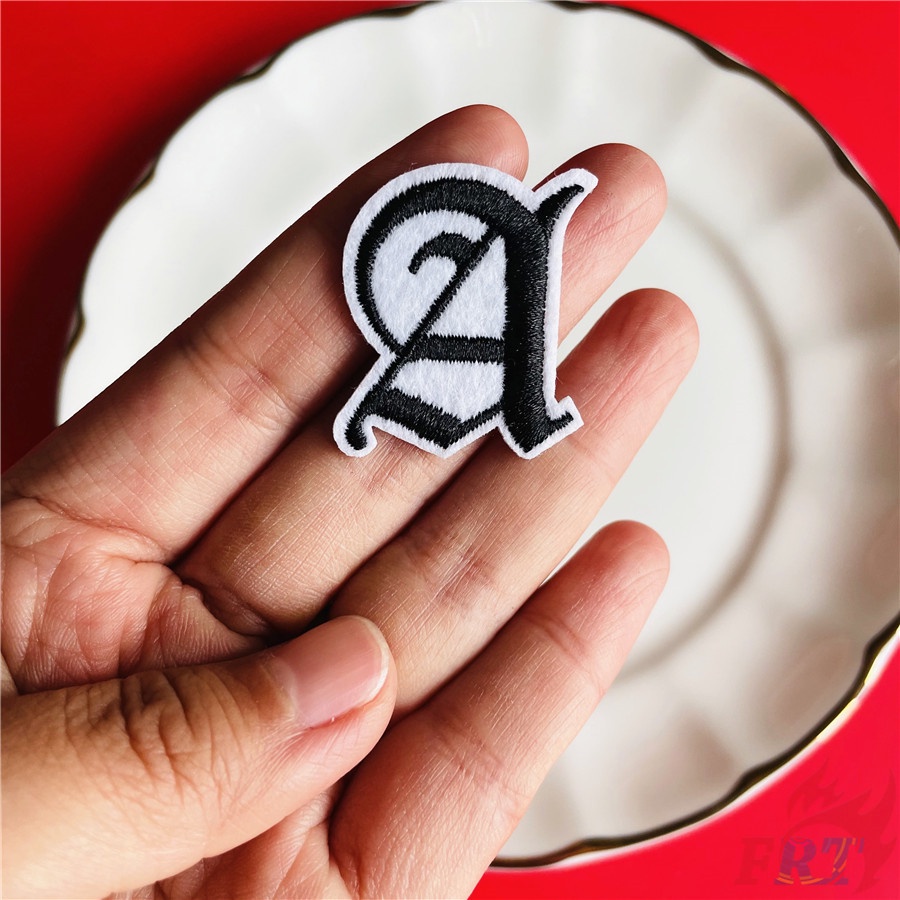 Miếng dán ủi quần áo hình chữ cái tiếng anh màu đen DIY