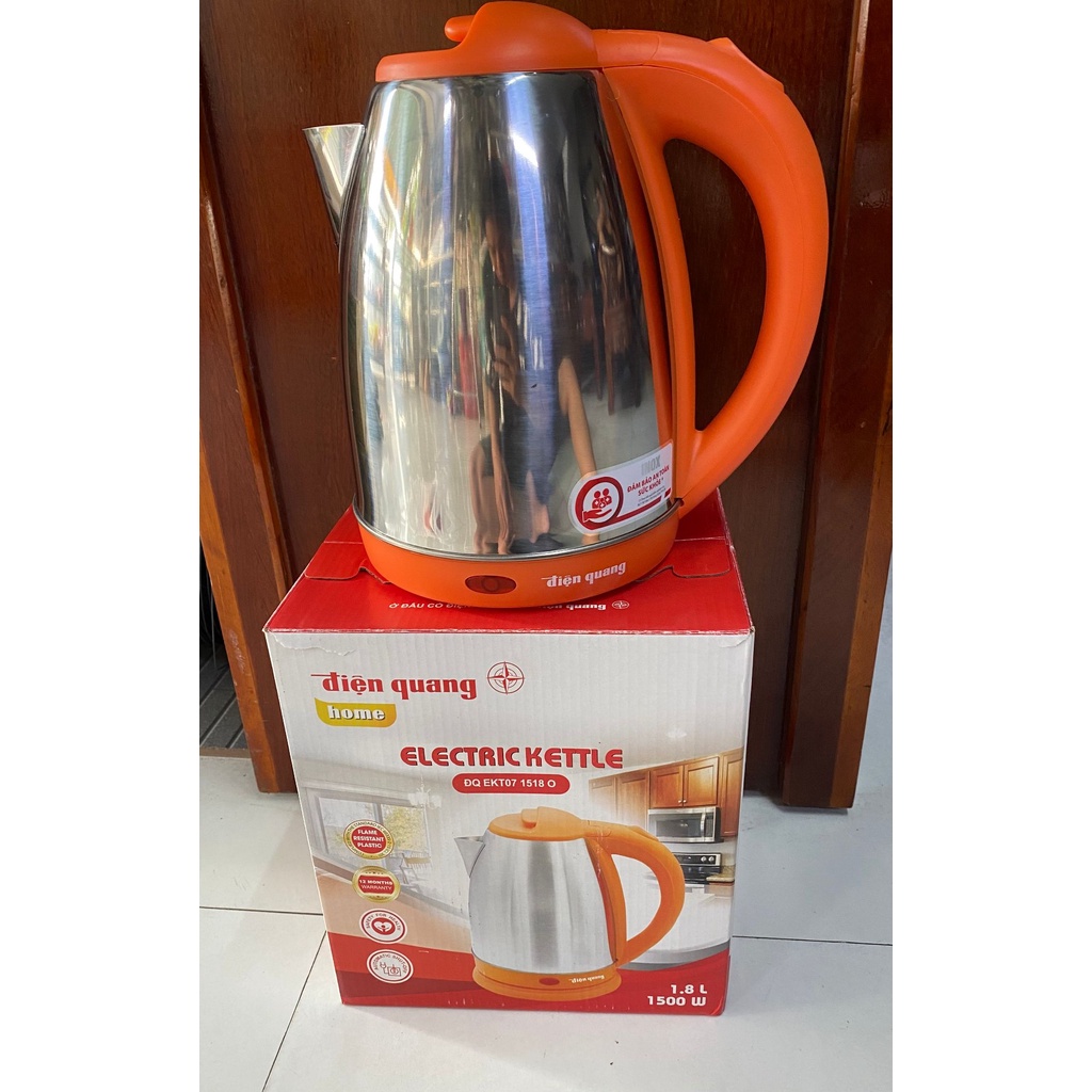 Ấm siêu tốc inox 1.8L điện quang hàng cao cấp, đun nước sôi siêu nhanh, chống cháy, đế xoay 360 độ, có giấy bảo hành