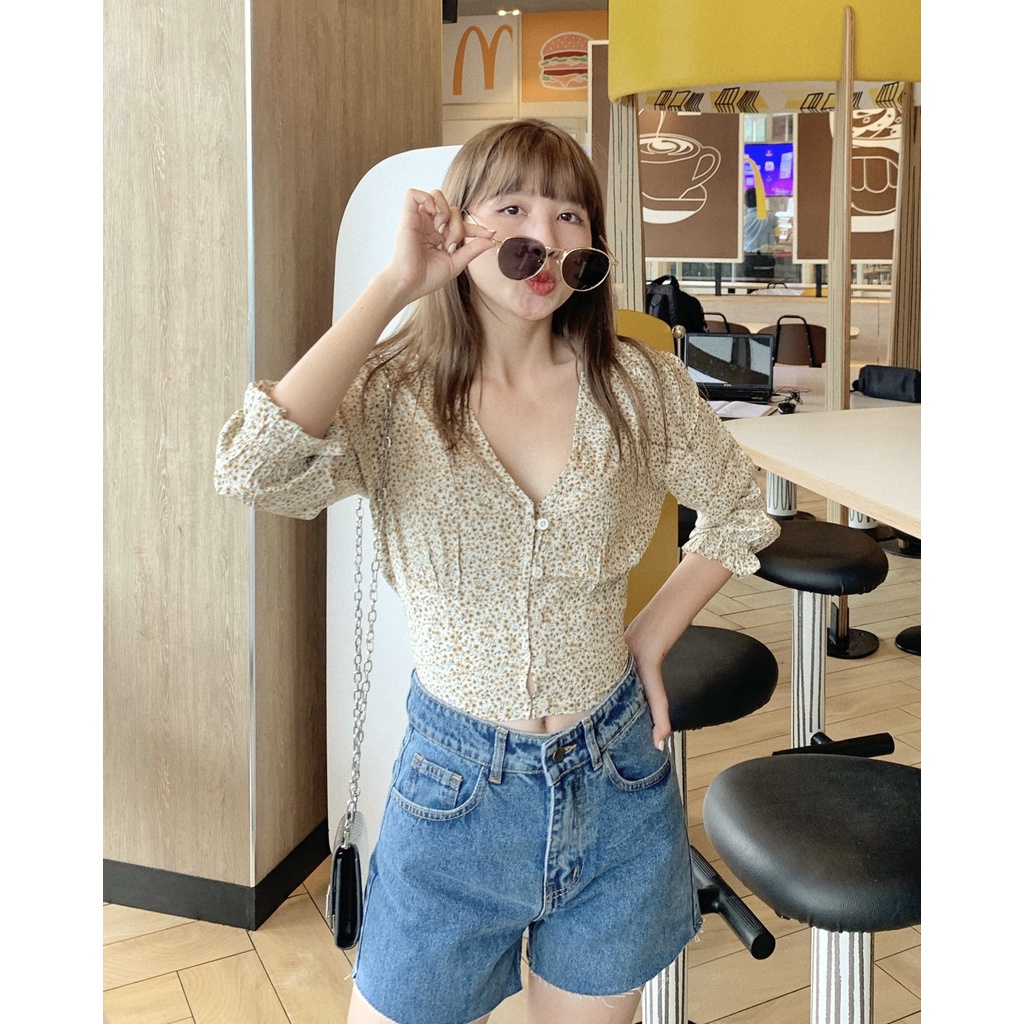 Áo Floral Croptop Hoa Nhí Kiểu Thời Trang