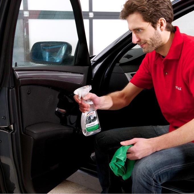 SONAX Dung dịch vệ sinh nội thất ô tô SONAX Interior Cleaner 321200 500ml - chuẩn hãng