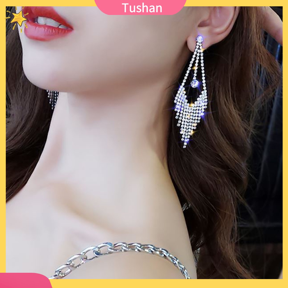 Bông tai tua rua dáng dài đính đá sang trọng