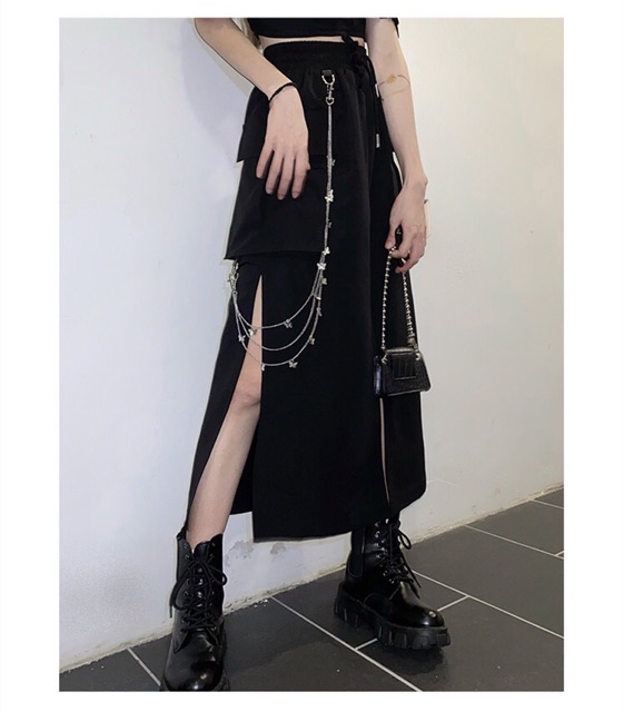 Chân váy đen xẻ tà cách điệu kèm chuỗi xích bướm Ulzzang cá tính siêu chất 👍