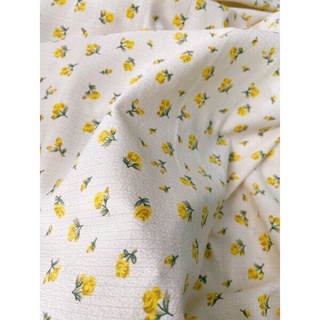 vải đũi xốp nhăn hoa hồng nền be vintage