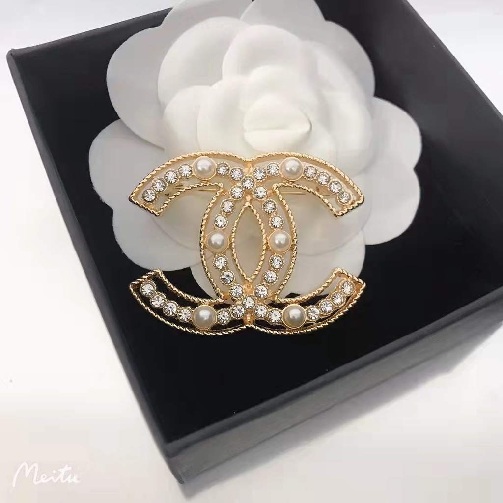 Ghim Cài Áo Kim Loại Hình Chữ C Đôi Chữ C Đính Đá Kim Cương Tinh Xảo Sang Trọng Phong Cách Retro ins Xiangjia