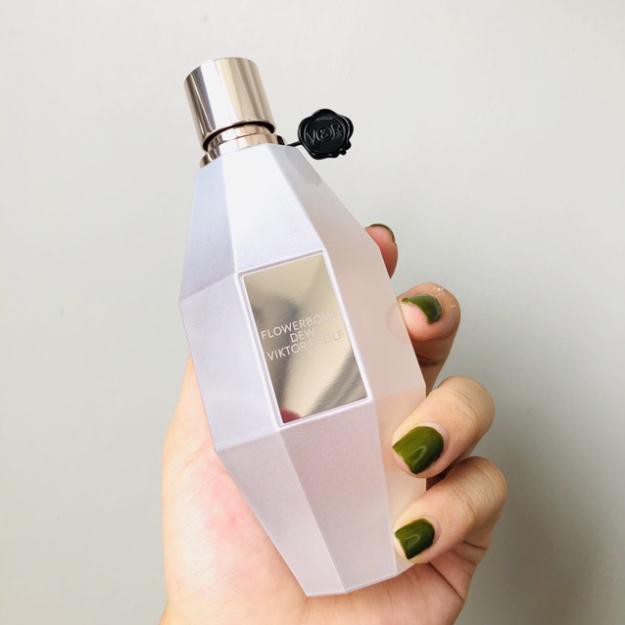 Nước hoa nữ Flowerbomb Viktor & Rolf Viên Kim Cương ngọt ngào, sang trọng và tinh tế