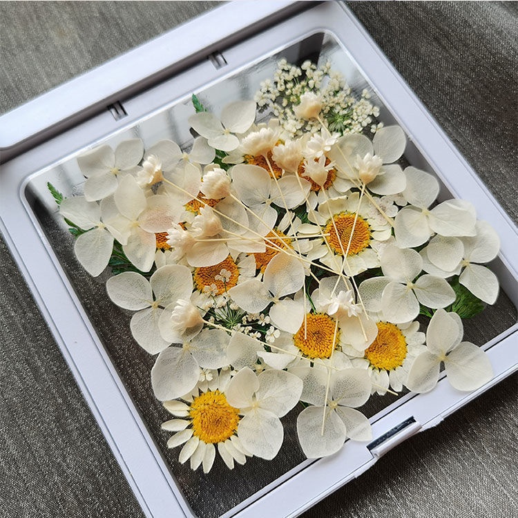 Miếng Dán Trang Trí Hình Cánh Hoa Cho Cô Dâu