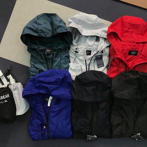 Áo khoác dù Pull & Bear