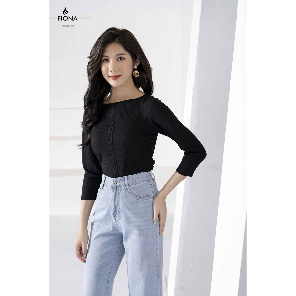 Áo thun cotton nữ cổ thuyền FIONA, áo thun dài tay dáng ôm, sọc tăm ngực phối ren F520687