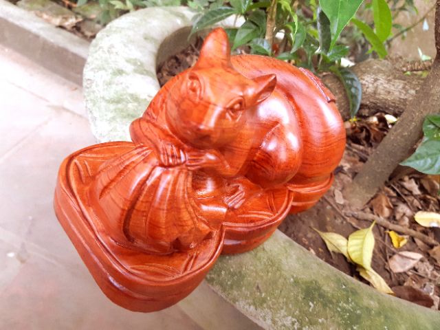 Tượng con chuột gỗ hương ngang 20cm