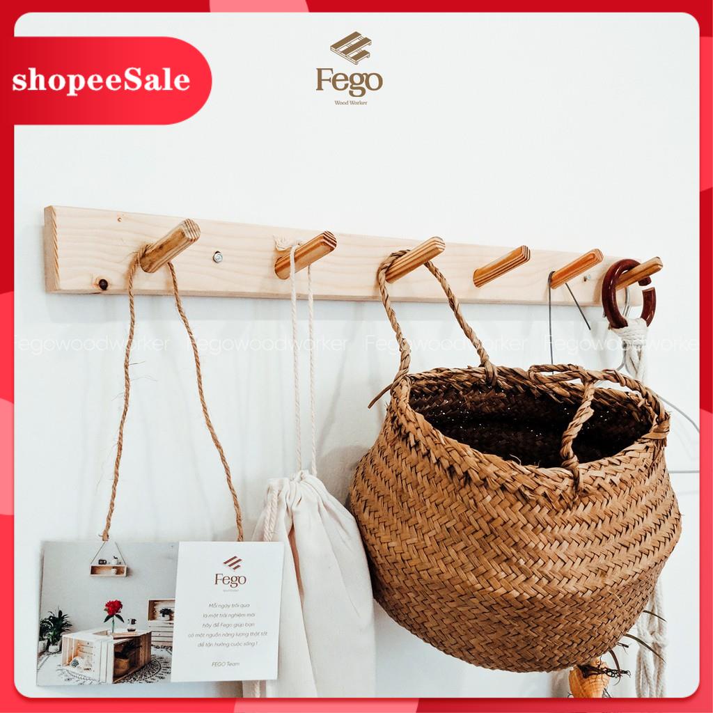 Móc treo quần áo gỗ gắn tường FEGO/ Thanh treo đồ đa năng, móc túi xách, áo khoác cửa ra vào