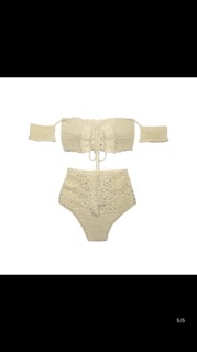 Bikini trễ vai chất ren đẹp