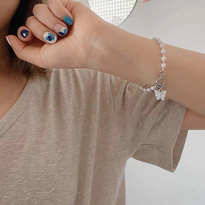 Vòng tay thiết kế dạng chuỗi hạt ngọc trai mặt hình bướm phong cách hàn quốc cổ điển cho nữ
