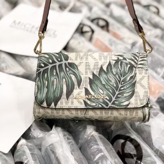MICHAEL KORS DẠNG NẮP LÁ