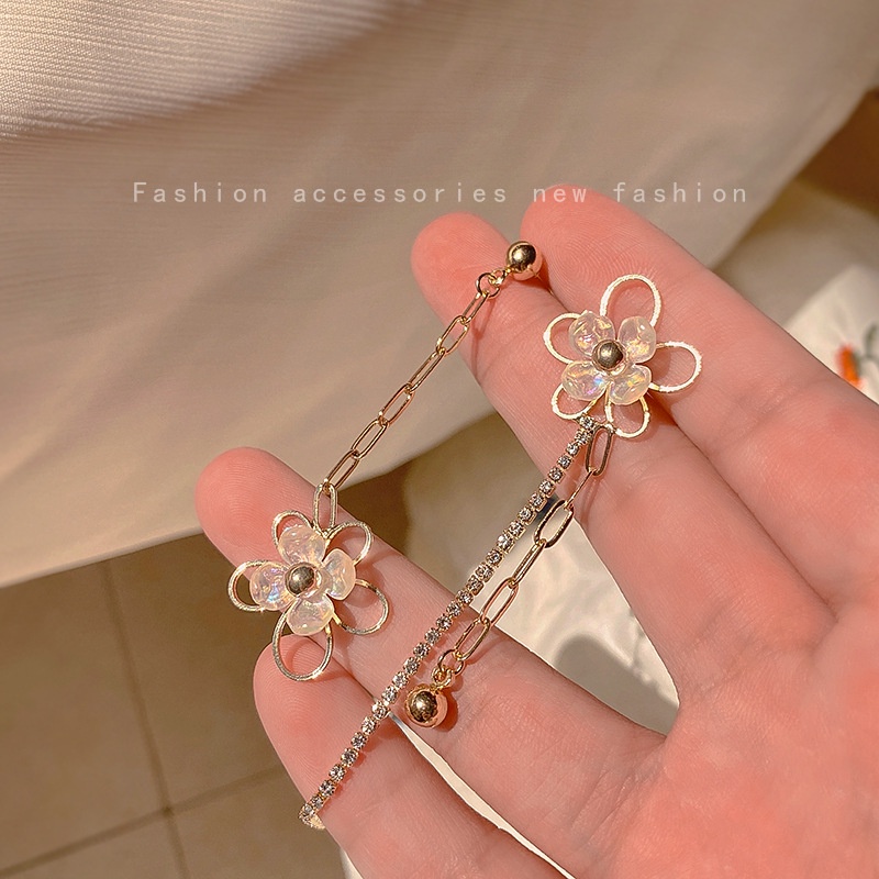 Khuyên Tai Nữ Trang Dáng Dài Tạo Hình Độc Đáo