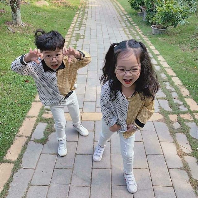 Quần kaki trắng đen rách cho bé