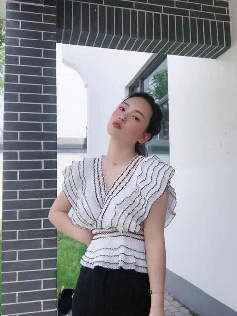Áo ren thanh lịch