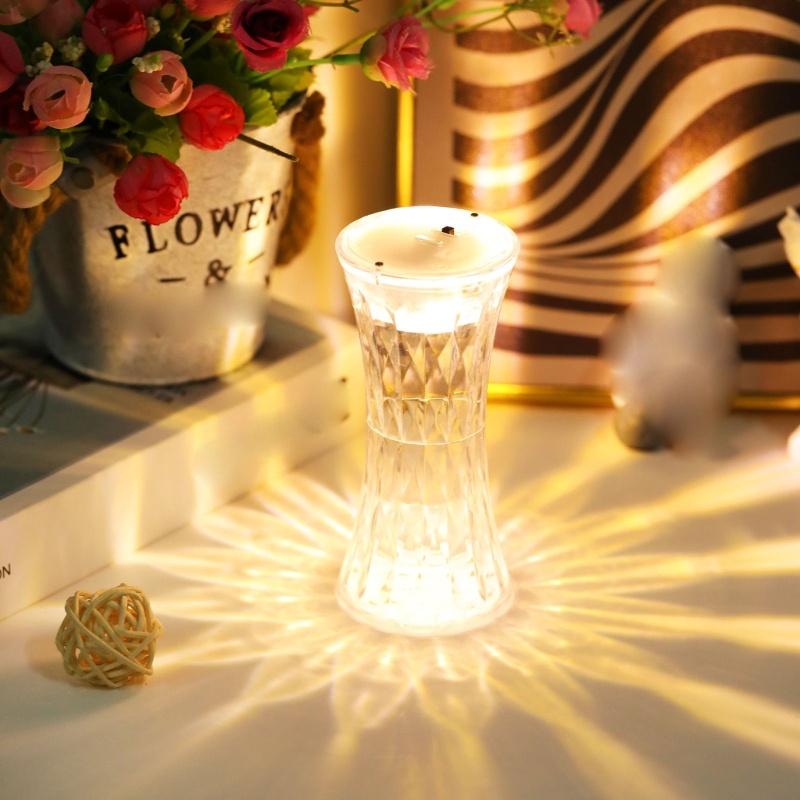 Đèn Pha Lê Trong Suốt Để Bàn 2 Màu