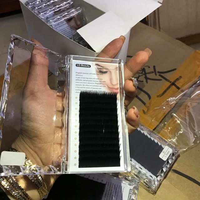 Lông mi fan sẵn lông rái cá