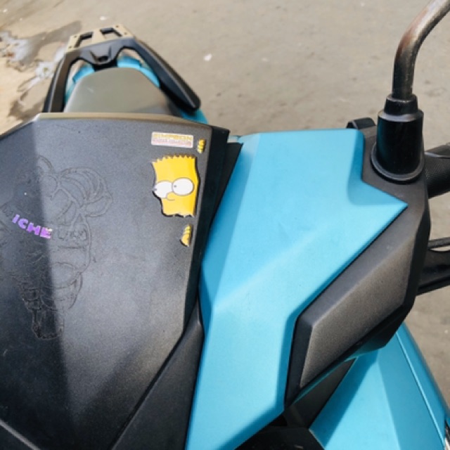 Tem nổi simpson CẬU BÉ VÀNG NÚP LÙM SIÊU LẦY DÁN ĐỦ THỨ  ĐỔ KEO NỔI DÀY DẶN CHẮC CHẮN ĐI MƯA RỬA XE THOẢI MÁI | BigBuy360 - bigbuy360.vn