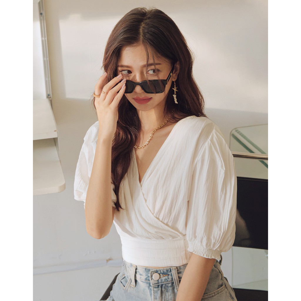 Áo croptop xếp nhăn cổ chéo tay bồng nữ Air Space 2121821024