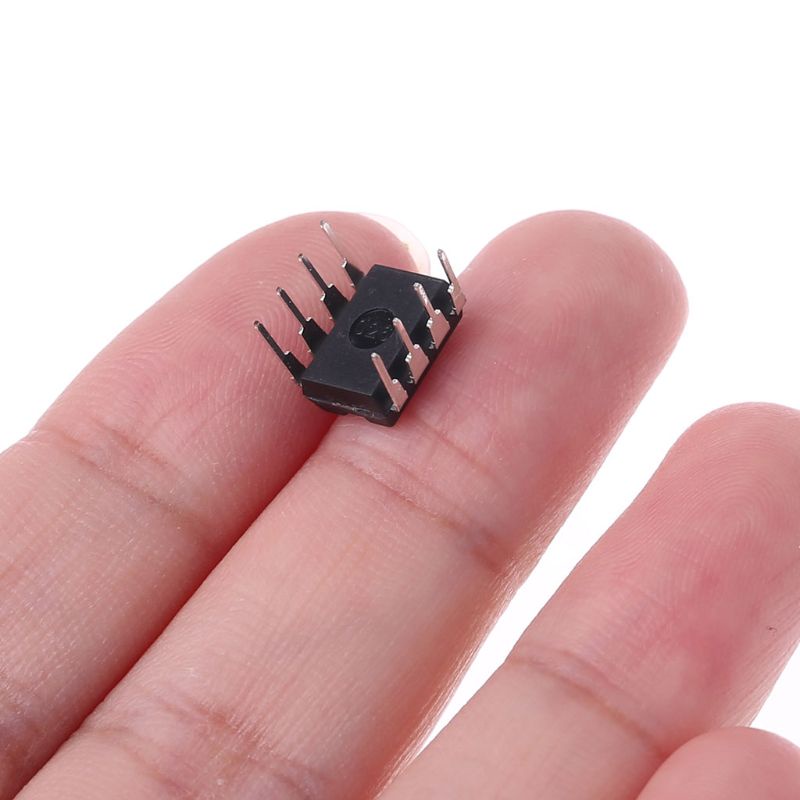 Bộ 50 Đồng Hồ Bấm Giờ NE555 NE555P DIP-8 Chuyên Dụng