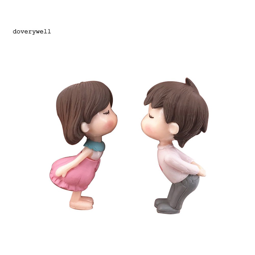 2 Mô hình bé trai và bé gái hôn nhau mini trang trí phong cảnh tiện dụng