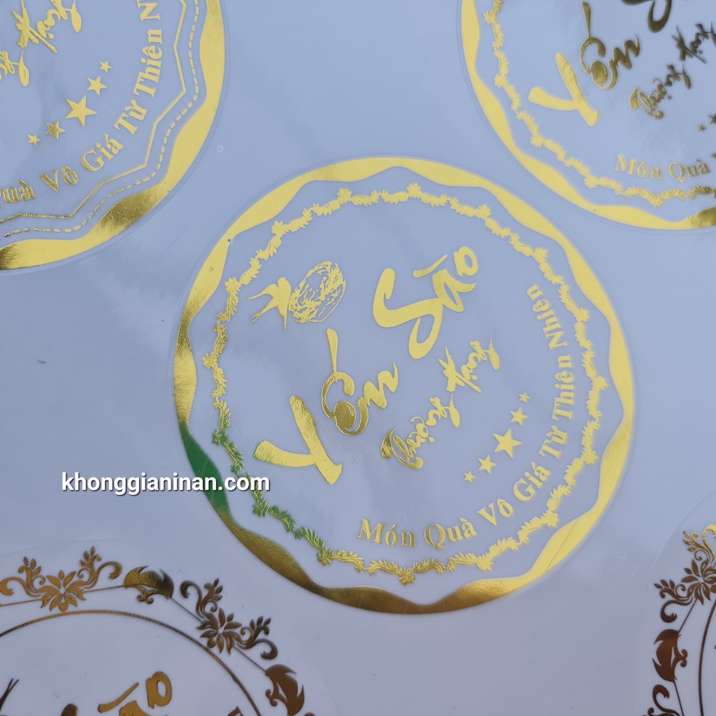 1 Tem yến sào cao cấp decal nhựa / in vi tính kim vàng / cán màn bóng / kích thước 8.5cm