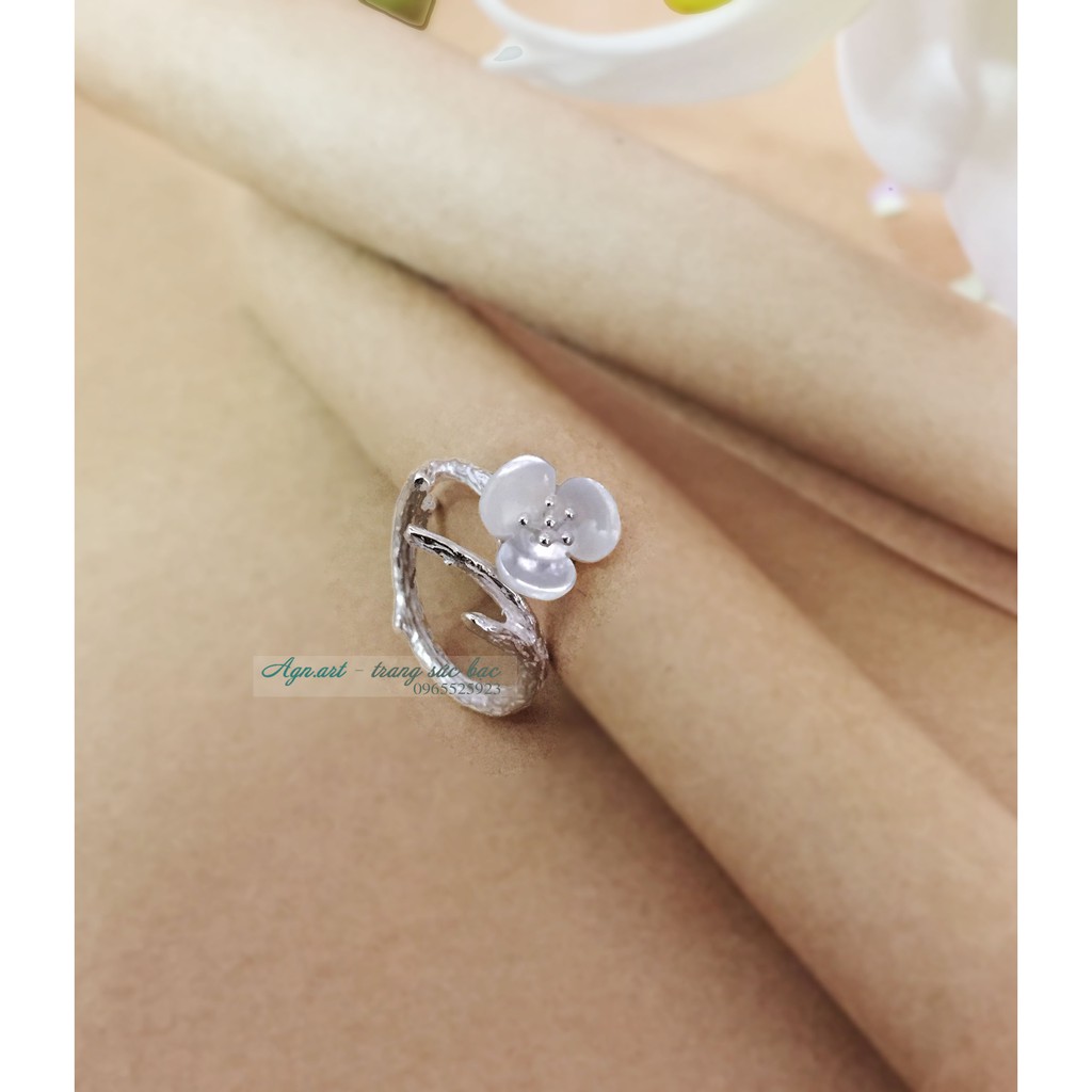 Nhẫn bạc hoa mai