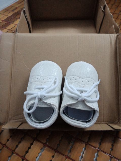 Giày tập đi cho bé