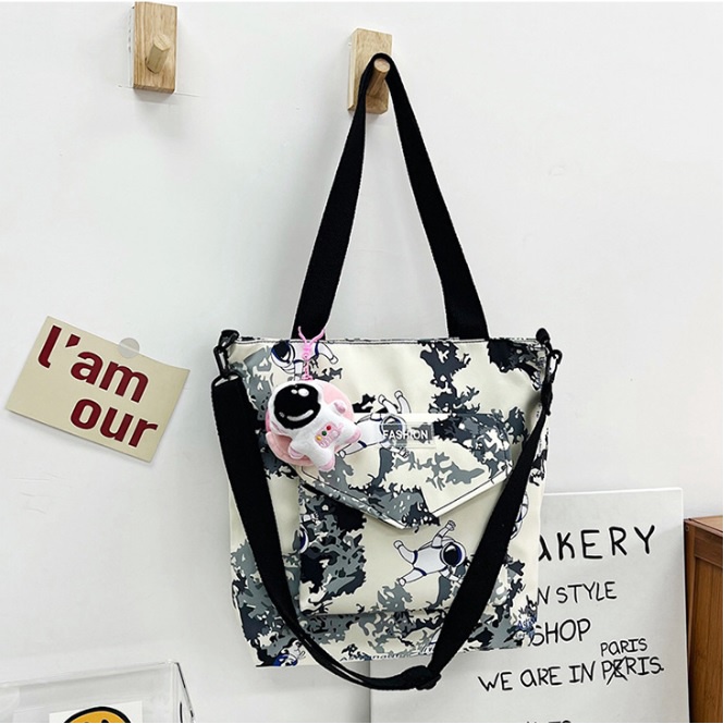 Túi đeo chéo họa tiết thời trang phong cách HARAS HR312