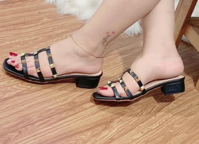 (Th6/2019) Guốc 2p quai tán đinh Valentino. (3 màu)