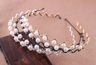 Bờm tóc tiểu thư xinh xắn
