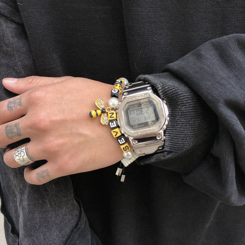 Vòng Tay Ngọc Trai Mặt Hình Con Ong Dễ Thương