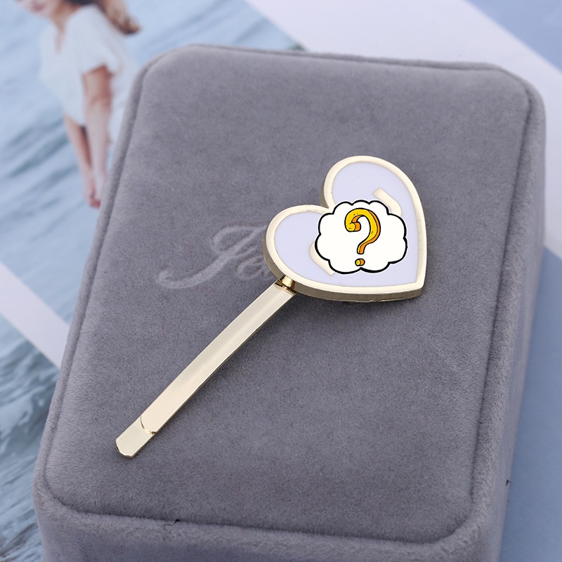 Kẹp tóc mái hình trái tim in chữ đơn giản thời trang