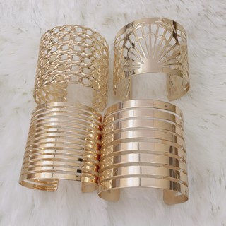 Combo 15 vòng tay bản to tùy chọn