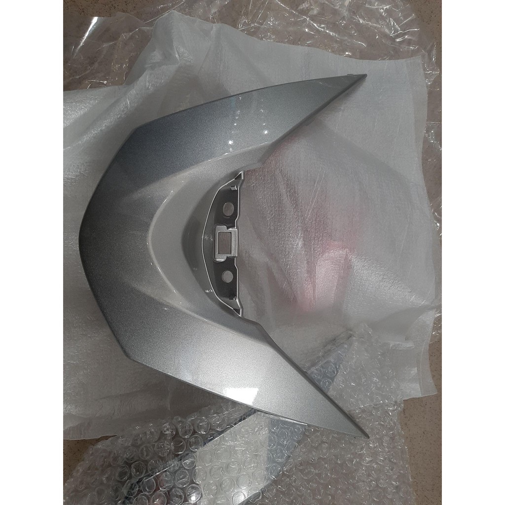 Nẹp tấm thông gió trước chữ v dưới mặt nạ lead 125 2013-2016 honda