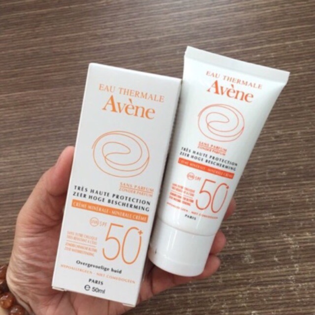Sale 38% Kem Chống Nắng Bảo Vệ Cao Không Mùi Cho Da Nhạy Cảm SPF 50+PA++50ml - Avène