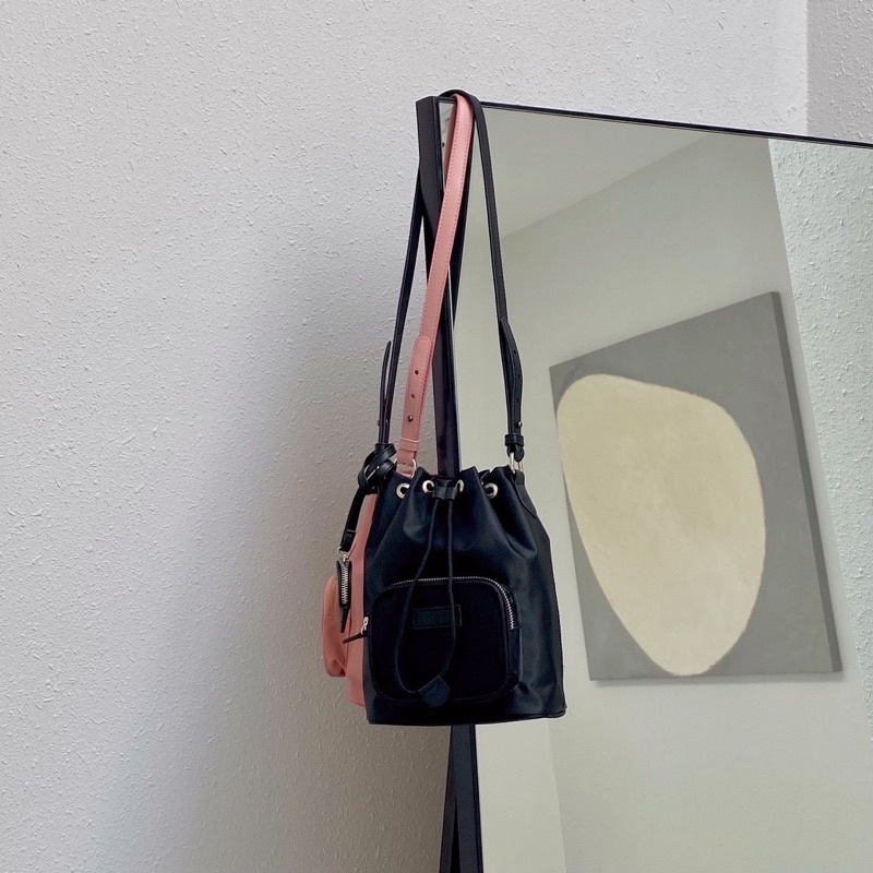 TaskyPoese - Túi bucket chất liệu dù phối da-Mara nylon bucket bag