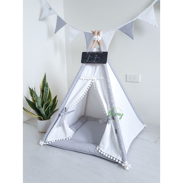 Lều thú cưng Lều cho chó mèo vải kaki cao cấp màu trắng ghi viền pompom - kích thước 60x60x70cm Hàng có sẵn Ảnh tự chụp