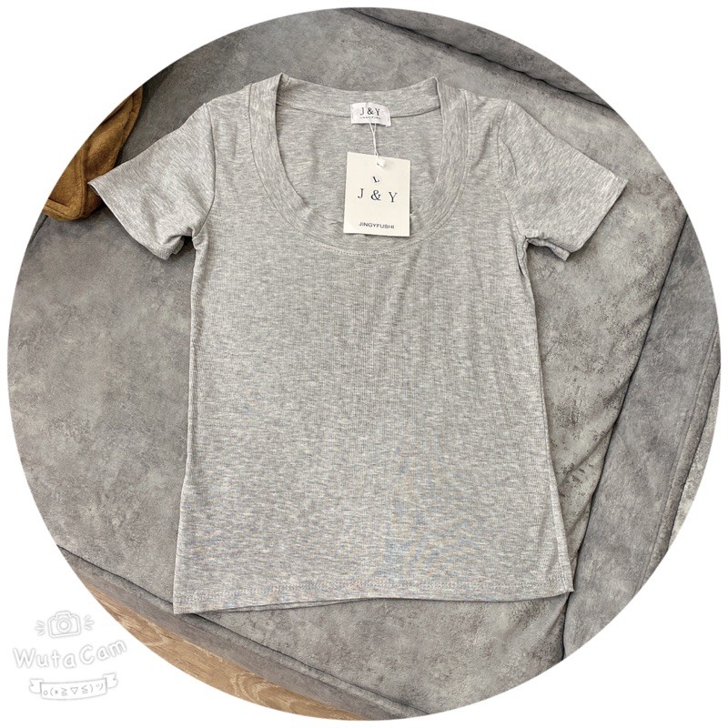 Áo phông cổ vuông 3 màu dành cho nữ | BigBuy360 - bigbuy360.vn