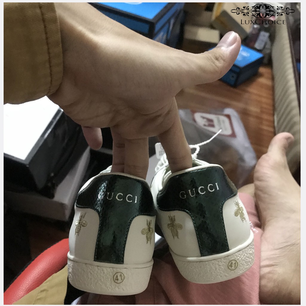 Giày ace màu trắng thêu ong sao | BigBuy360 - bigbuy360.vn