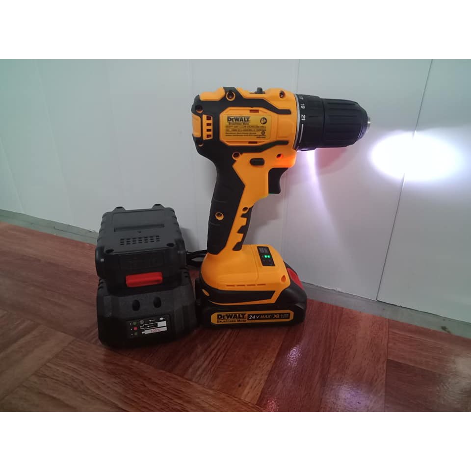 Máy khoan china 18v chân Makita không than, 21 cấp trượt. .BN