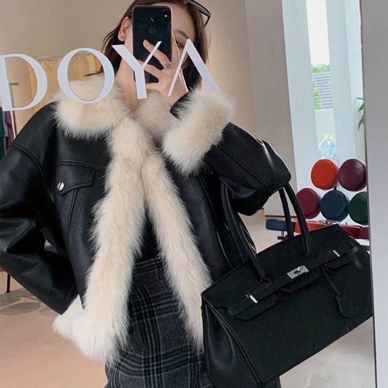 Áo khoác da viền lông