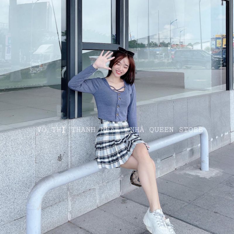 Set Áo Xanh Tay Dài Dây Chéo Ngực Phối Nút Kèm Chân Váy Caro Xếp Ly