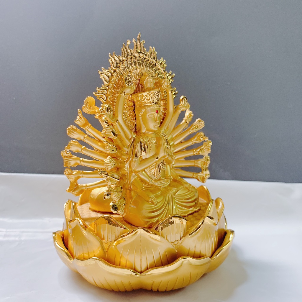 Tượng Phật Bà Quan Âm Nghìn Tay Đặt Taplp Ô Tô