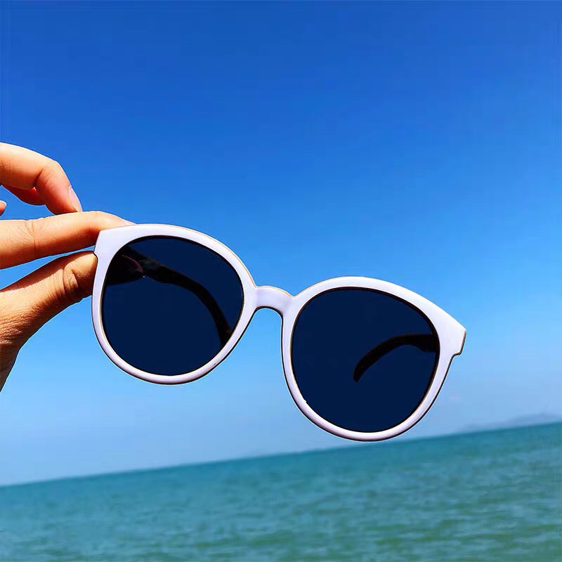 Kính Mắt Nữ Chống Tia UV Thời Trang, Kính Chữ V Đen Trắng Siêu Hot Bảo Vệ Mắt - VT