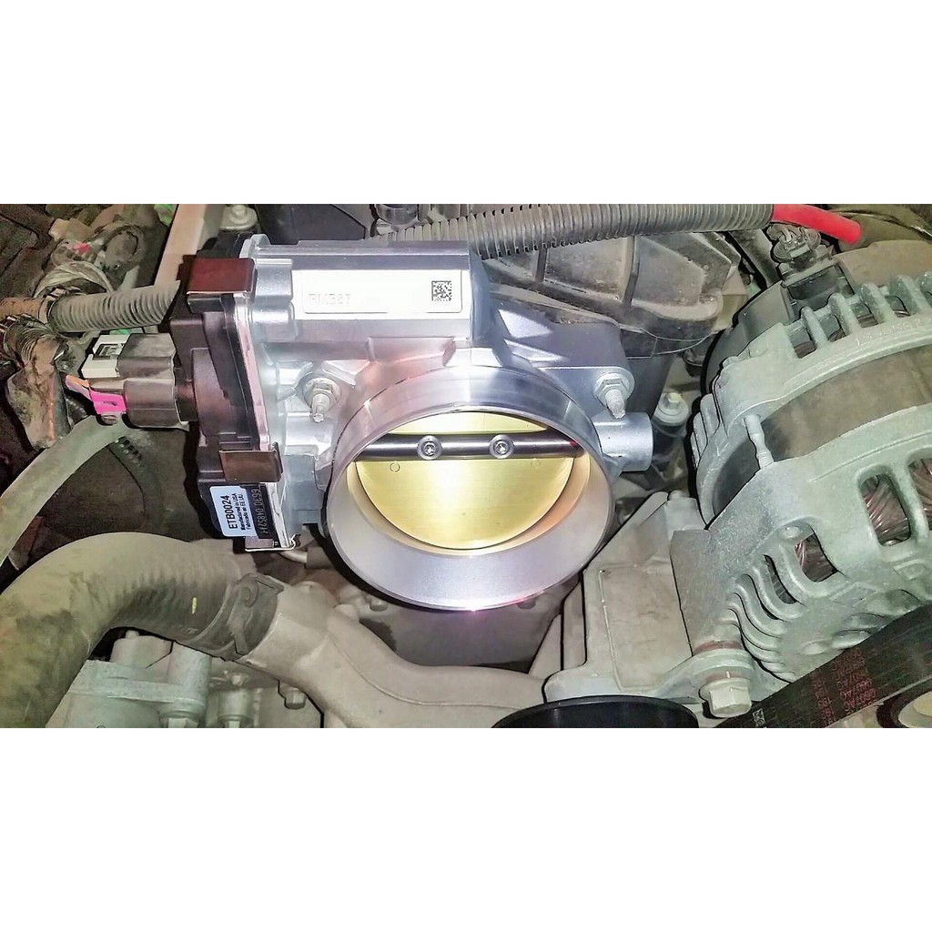 CHAI XỊT VỆ SINH CỔ HÚT HỌNG GA, TẨY TRẮNG ĐẦU BÒ XE WURTH AIR INTAKE AND THROTTLE VALVE CLEANER 500ML