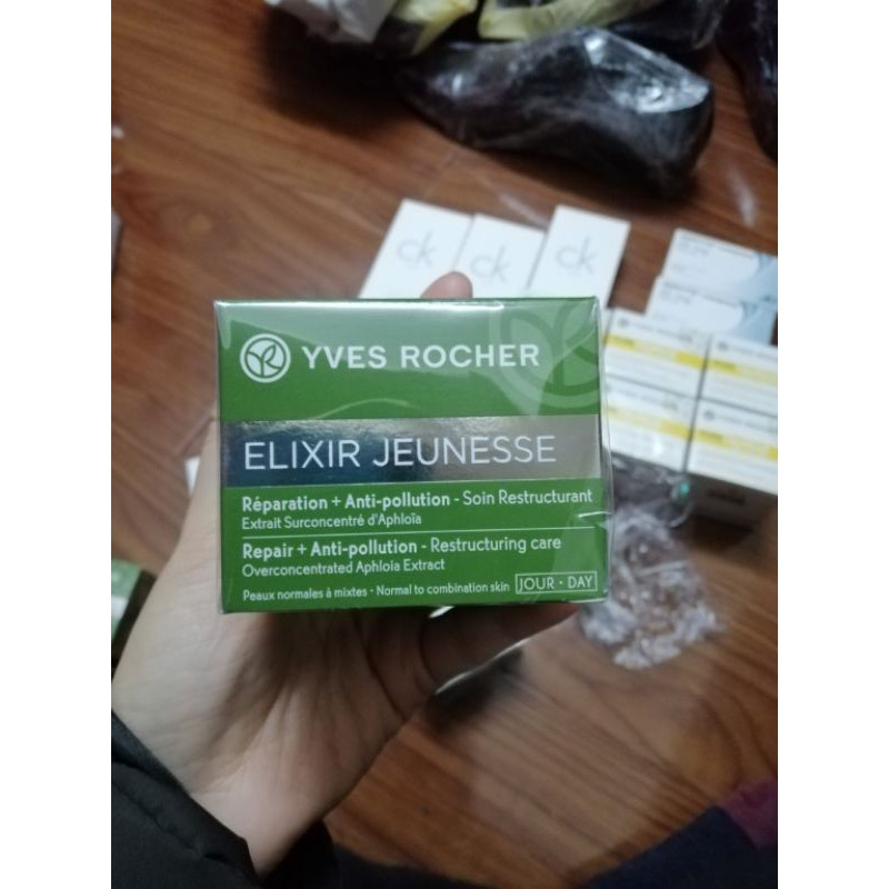 Kem dưỡng chống lão hóa thải độc Yves Rocher Elixir Jeunesse